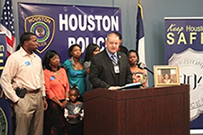 HPD Homicide Police Officer Mark Coleman with Family 